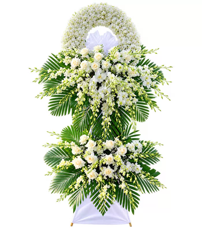 Kệ hoa viếng trắng xanh, hai cụm hoa trắng và lá xanh