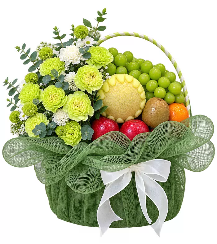 Giỏ trái cây hoa trắng xanh, lưới xanh và nơ trắng