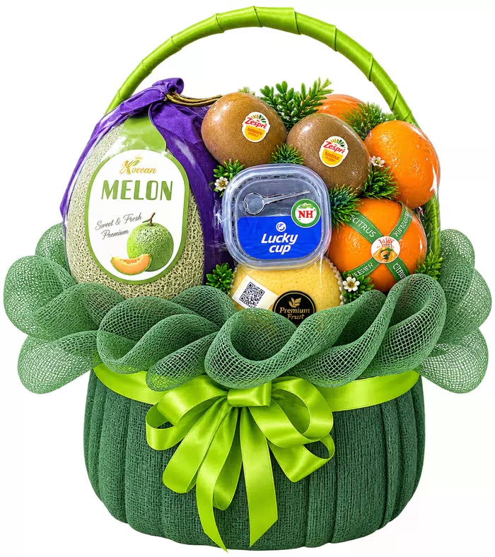 Giỏ trái cây lưới xanh, nơ xanh non và quai xanh