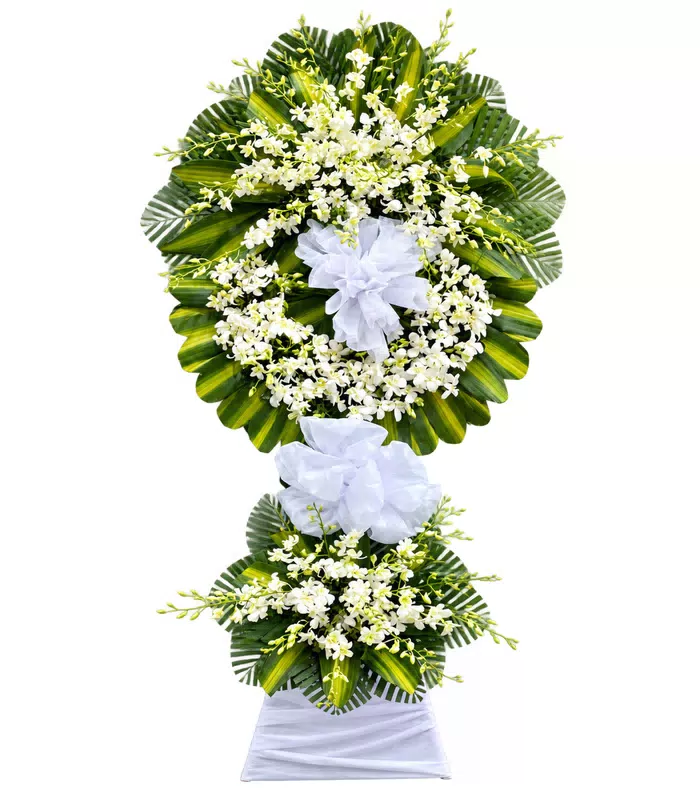 Kệ hoa viếng trắng xanh, hai cụm vòng viếng