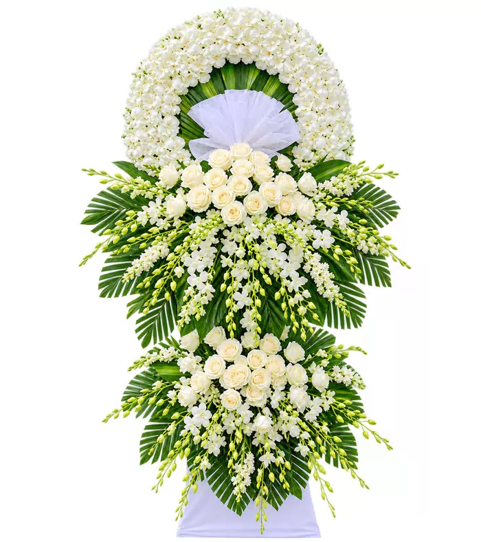 Kệ hoa viếng hồng trắng, hoa rủ và vải trắng