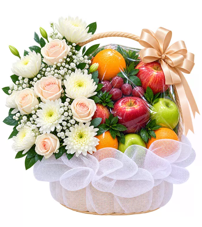 Giỏ trái cây hoa trắng, lưới trắng và nơ kem