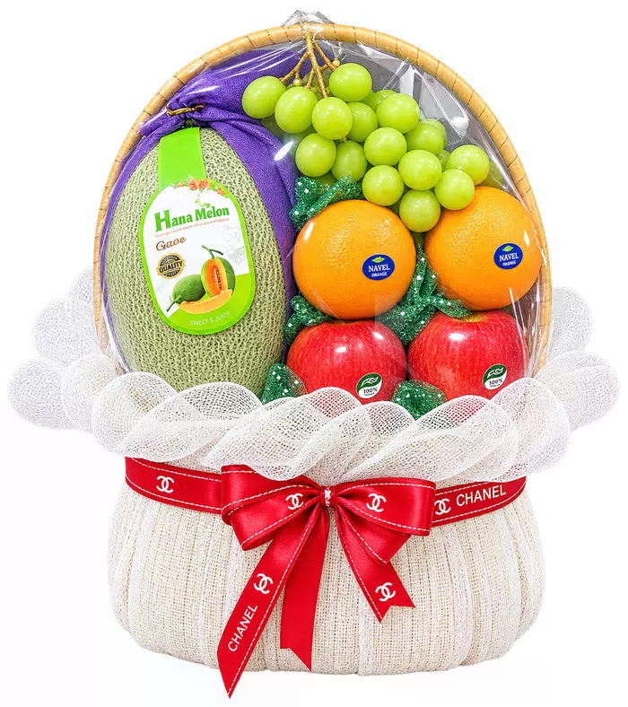 Giỏ trái cây nơ đỏ, quả có múi và lưới trắng