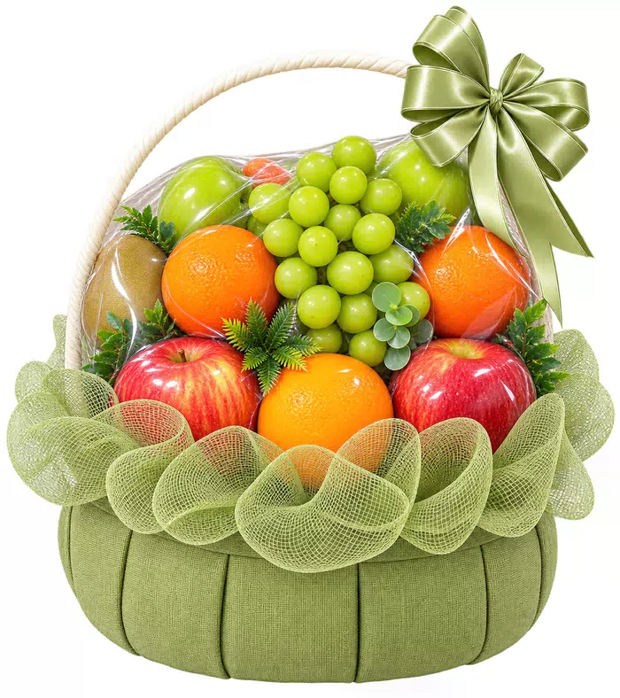 Giỏ trái cây nho xanh, lưới xanh và nơ xanh