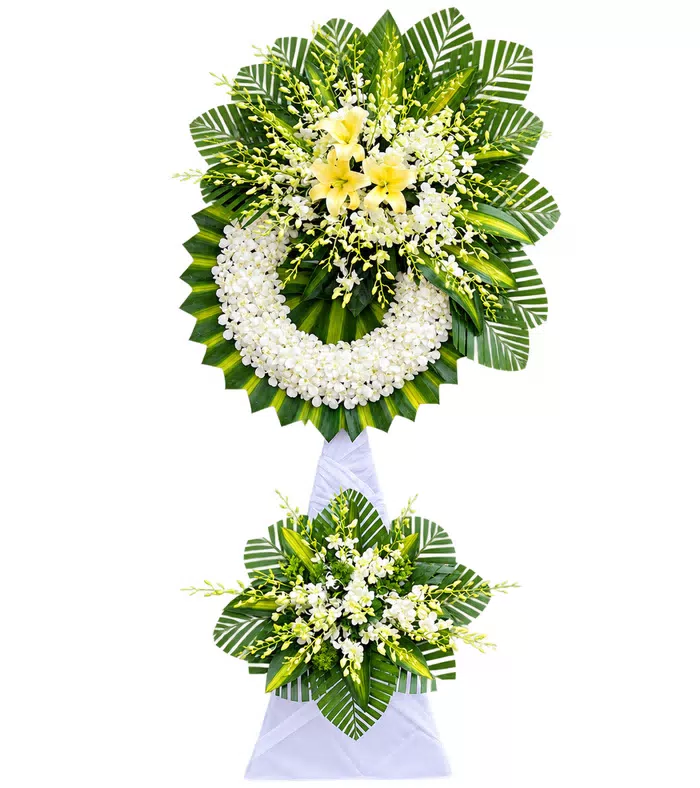 Kệ hoa viếng vàng trắng, cụm hoa trên dưới và lá xanh